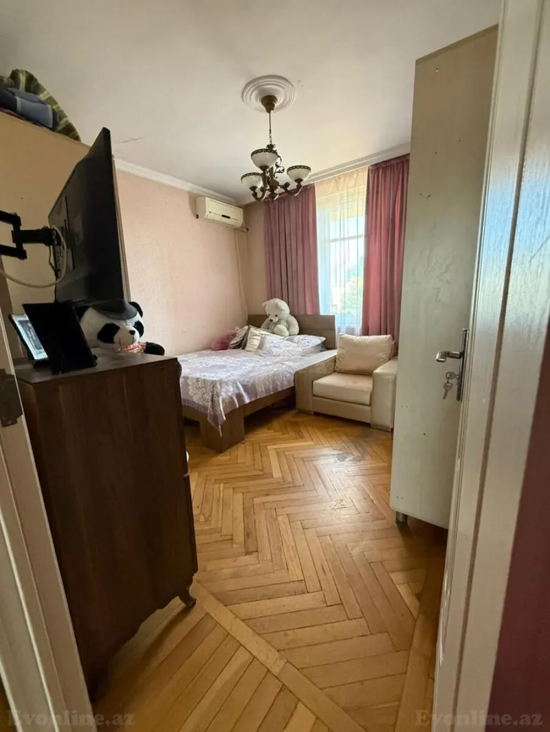 Satılır 3 otaqlı Mənzil Köhnə tikili 70 m² Nəsimi r. - şəkil 3