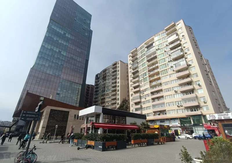 2 otaqlı Mənzil 100 m² Xətai r. Kirayə verilir