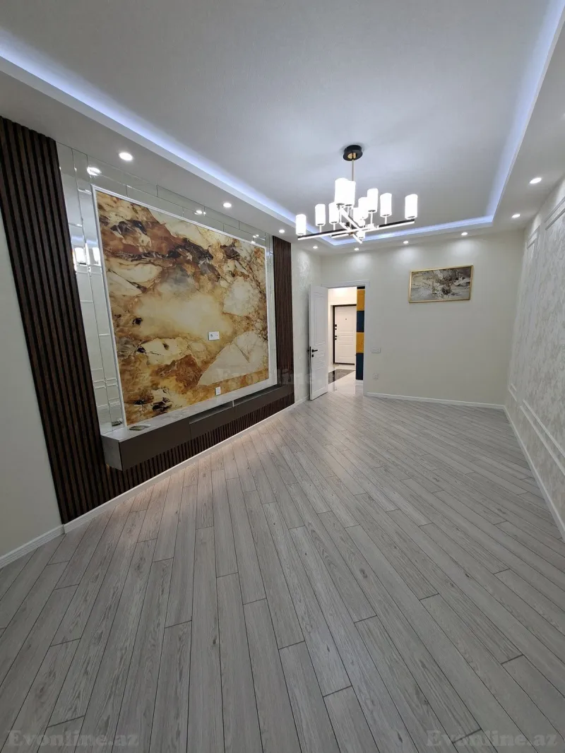 2 otaqlı Mənzil 95 m² Neftçilər m. Satılır