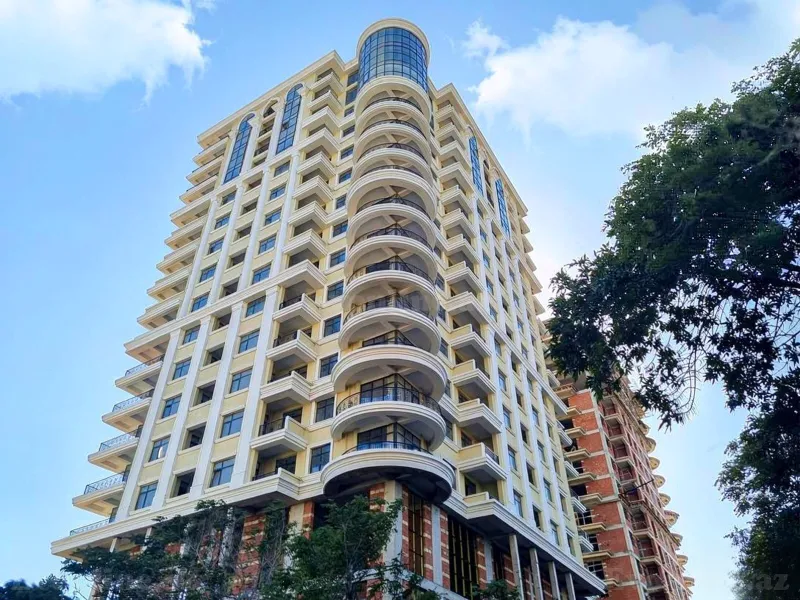 Satılır 3 otaqlı Mənzil Yeni tikili 145 m² 28 May m. - şəkil 2