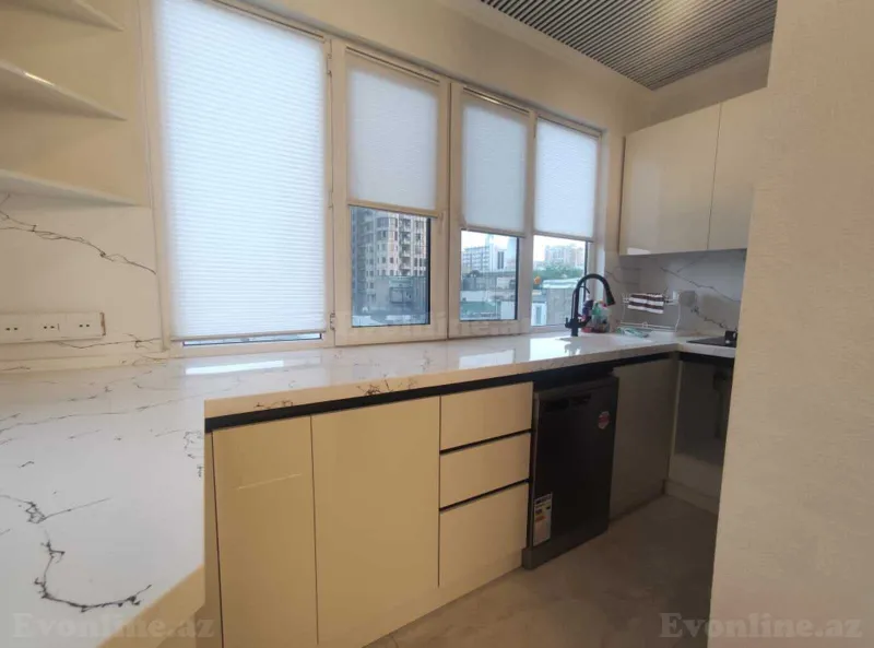 Satılır 3 otaqlı Mənzil Köhnə tikili 97 m² Nizami m. - şəkil 8