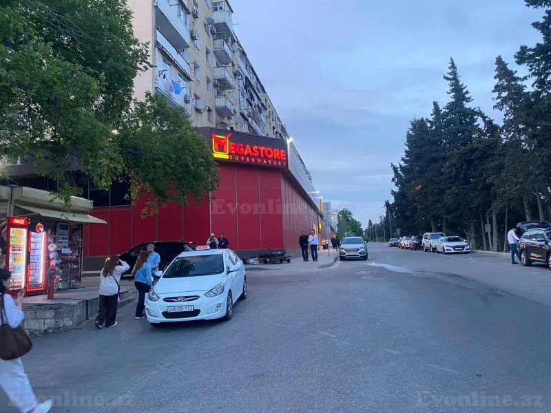 3 otaqlı Mənzil 60 m² Neftçilər m. Satılır