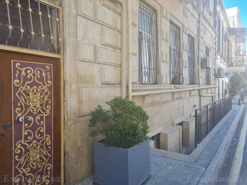 4 otaqlı Mənzil 90 m² Sahil m. Satılır