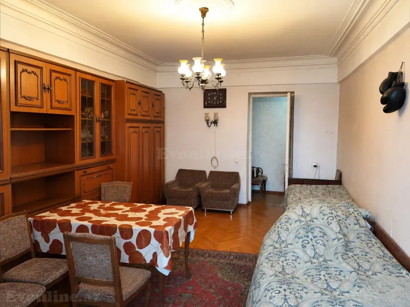 Satılır 2 otaqlı Mənzil Köhnə tikili 70 m² 28 May m. - şəkil 2