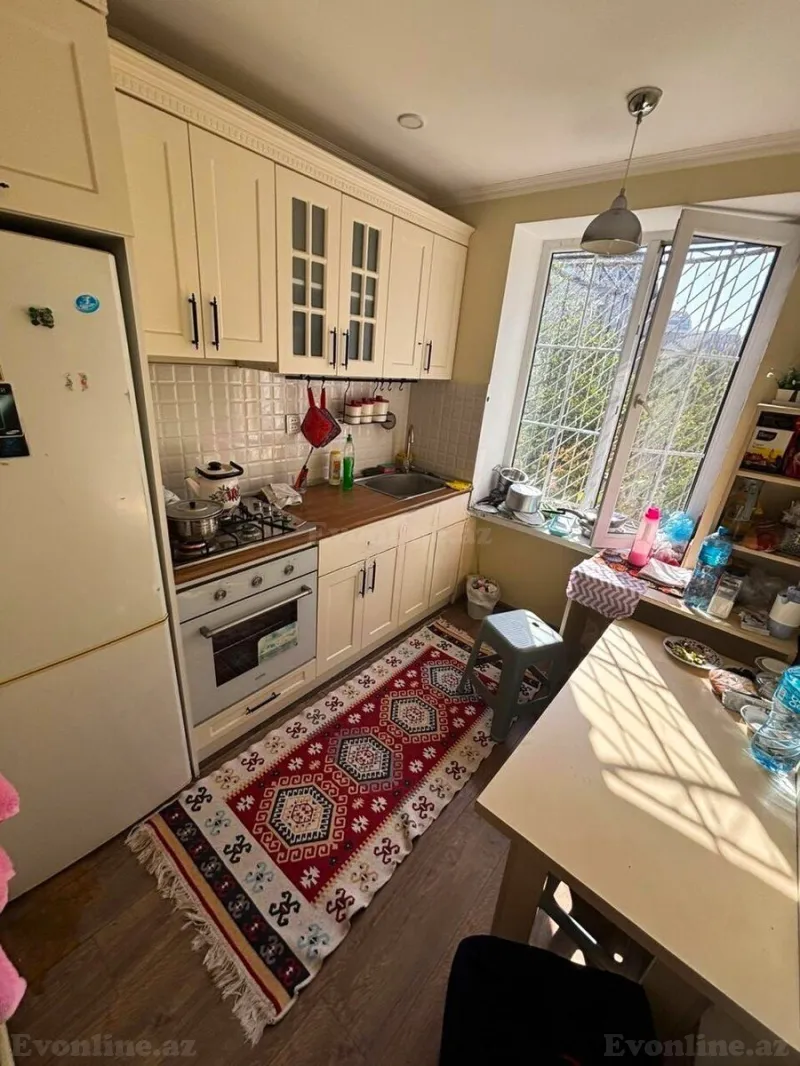 Kirayə verilir 3 otaqlı Mənzil Köhnə tikili 75 m² Nizami m. - şəkil 3