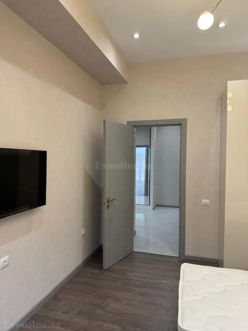 Satılır 2 otaqlı Mənzil Yeni tikili 91 m² 28 May m. - şəkil 13