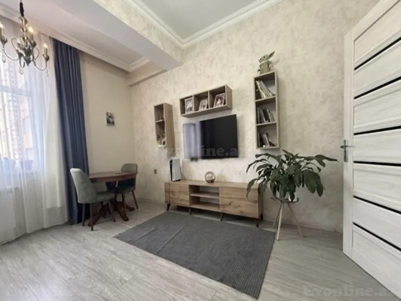 3 otaqlı Mənzil 90 m² Qara Qarayev m. Satılır