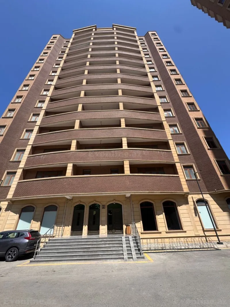 3 otaqlı Mənzil 151 m² 28 May m. Satılır