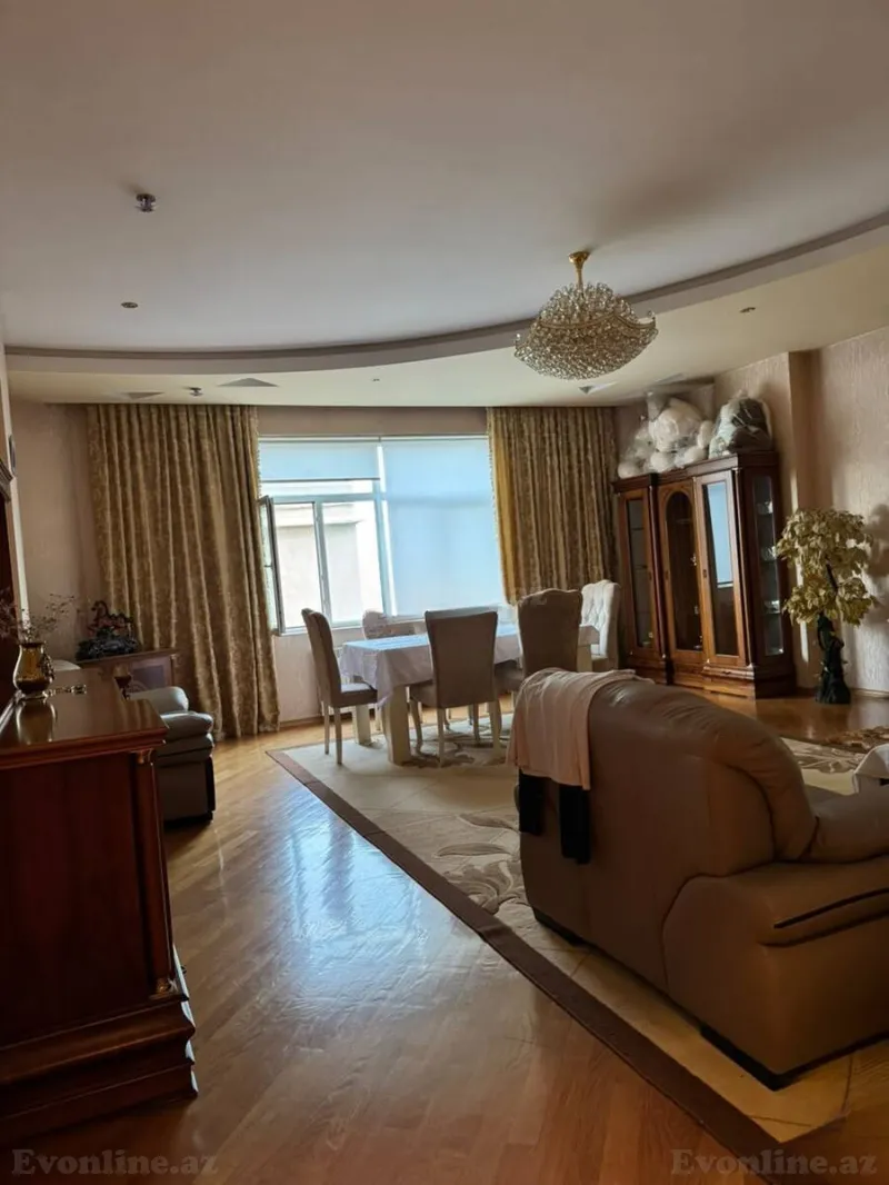 3 otaqlı Mənzil 140 m² Nizami m. Kirayə verilir