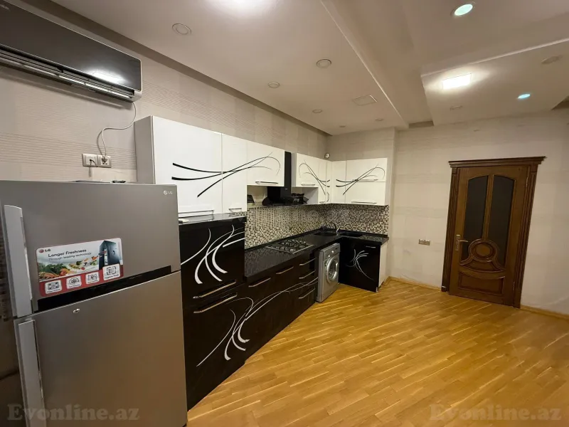 Kirayə verilir 3 otaqlı Mənzil Yeni tikili 150 m² Neftçilər m. - şəkil 6