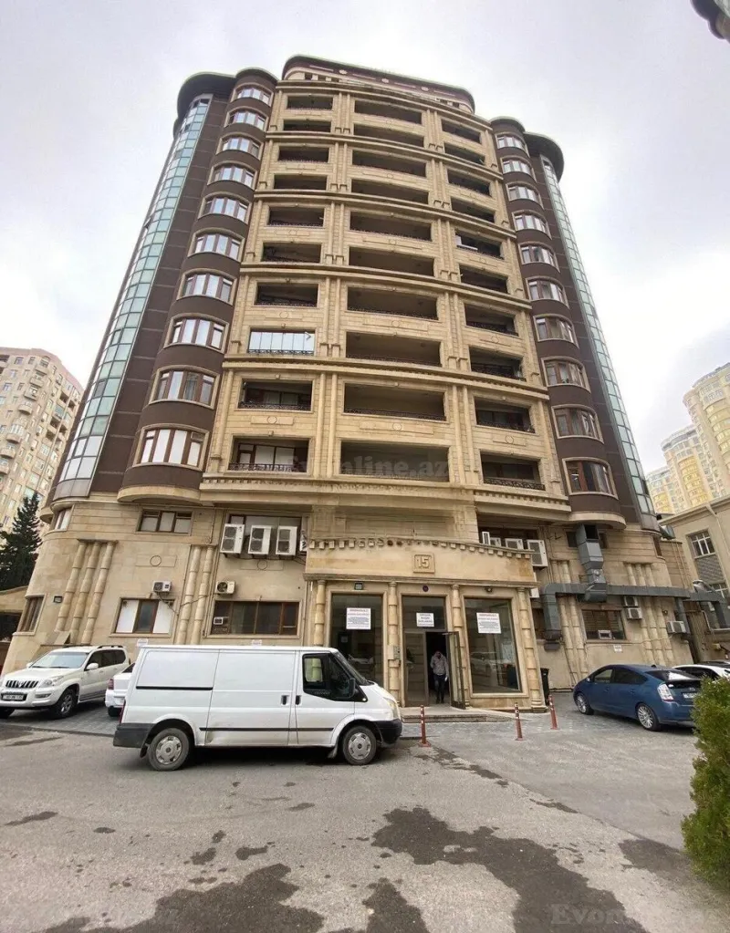 3 otaqlı Mənzil 136 m² Nizami m. Satılır