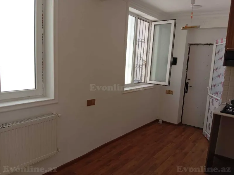 Satılır 2 otaqlı Mənzil Köhnə tikili 21 m² Sahil m. - şəkil 2