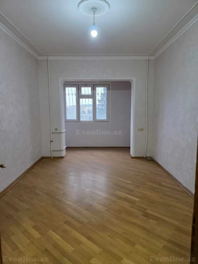 Satılır 2 otaqlı Mənzil Köhnə tikili 65 m² 20 Yanvar m. - şəkil 3