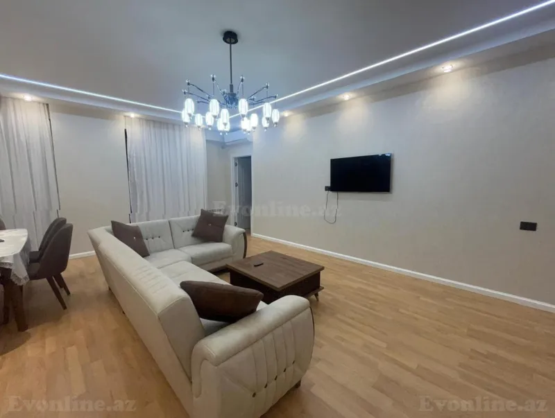 3 otaqlı Mənzil 110 m² 8 Noyabr m. Kirayə verilir