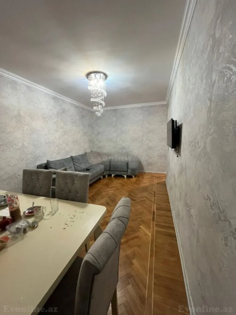 Satılır 3 otaqlı Mənzil Köhnə tikili 77 m² Azadlıq prospekti m. - şəkil 2