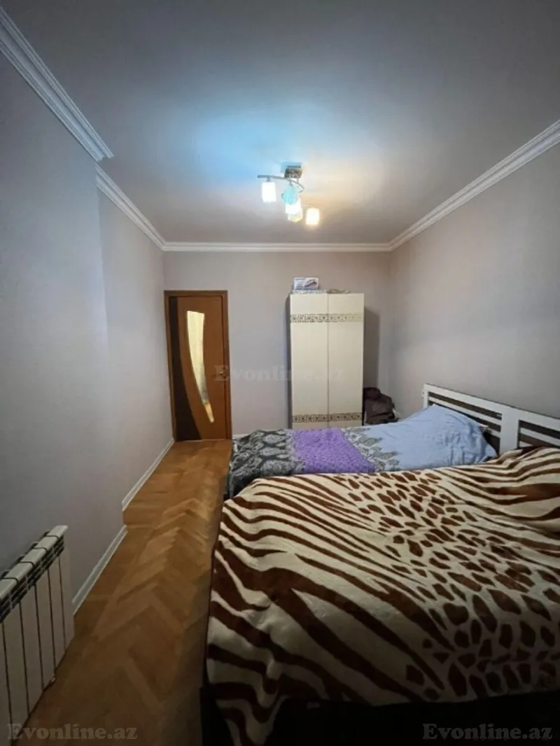 Satılır 3 otaqlı Mənzil Köhnə tikili 77 m² Azadlıq prospekti m. - şəkil 4