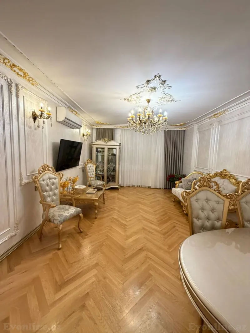 Satılır 4 otaqlı Mənzil Yeni tikili 155 m² İnşaatçılar m. - şəkil 6