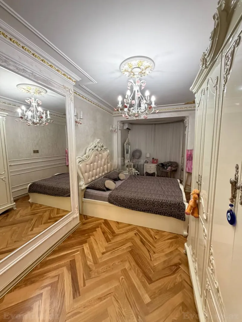 Satılır 4 otaqlı Mənzil Yeni tikili 155 m² İnşaatçılar m. - şəkil 9