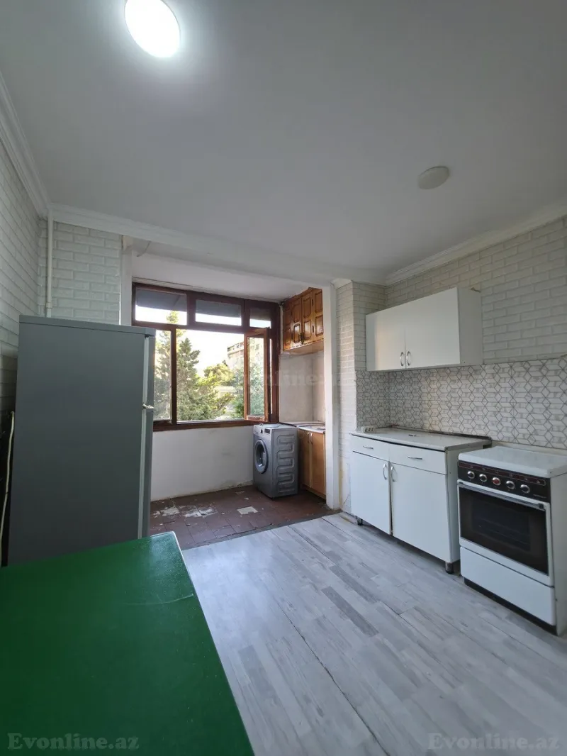Satılır 2 otaqlı Mənzil Köhnə tikili 55 m² Bakıxanov - şəkil 12