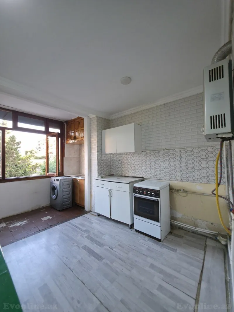 Satılır 2 otaqlı Mənzil Köhnə tikili 55 m² Bakıxanov - şəkil 14