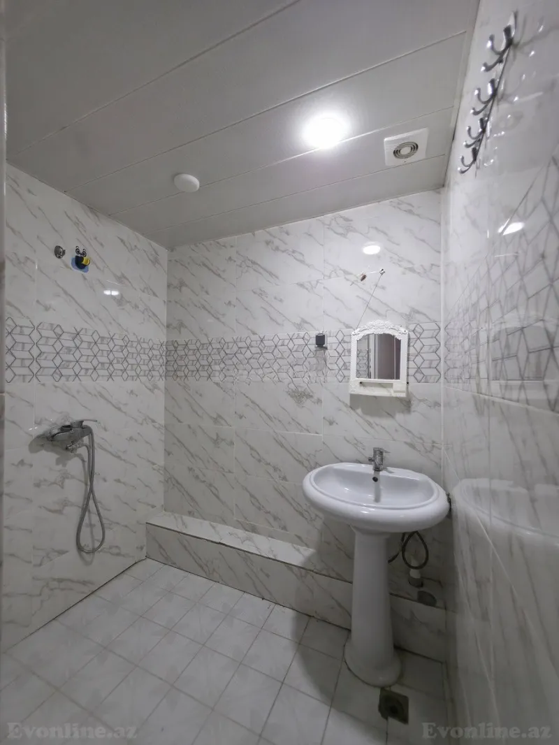 Satılır 2 otaqlı Mənzil Köhnə tikili 55 m² Bakıxanov - şəkil 20
