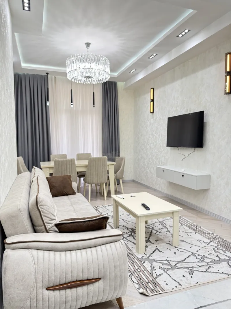 3 otaqlı Mənzil 115 m² 8 Noyabr m. Kirayə verilir
