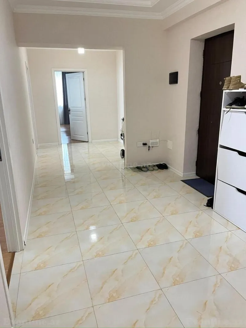 Kirayə verilir 3 otaqlı Mənzil Yeni tikili 130 m² Həzi Aslanov m. - şəkil 4