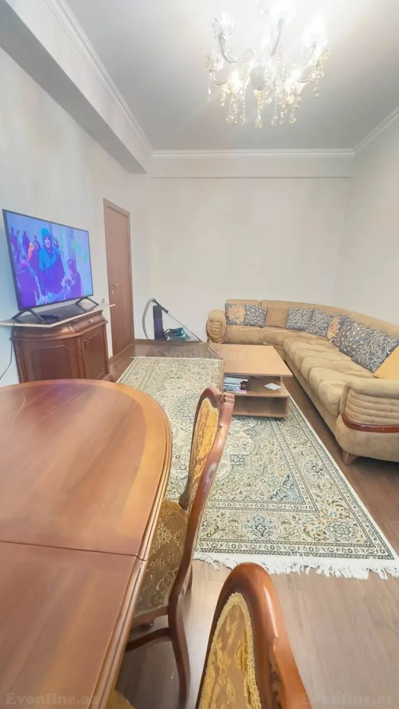 4 otaqlı Mənzil 100 m² İnşaatçılar m. Kirayə verilir