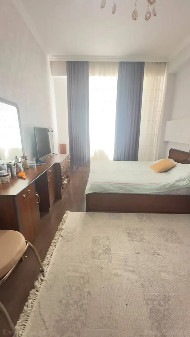 Kirayə verilir 4 otaqlı Mənzil Yeni tikili 100 m² İnşaatçılar m. - şəkil 5