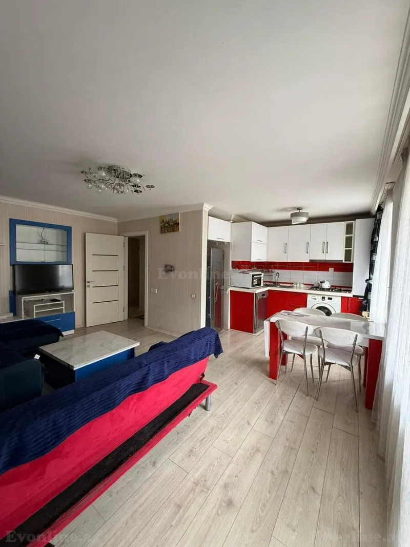 Kirayə verilir 3 otaqlı Mənzil Köhnə tikili 90 m² 28 May m.