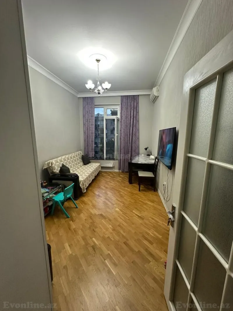 Satılır 2 otaqlı Mənzil Köhnə tikili 52 m² Elmlər Akademiyası m. - şəkil 2
