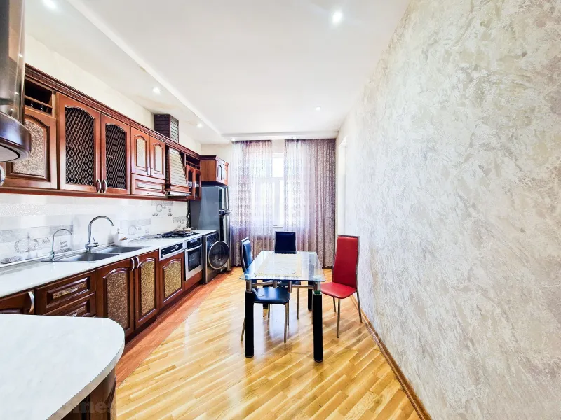 Kirayə verilir 3 otaqlı Mənzil Yeni tikili 120 m² Neftçilər m. - şəkil 9