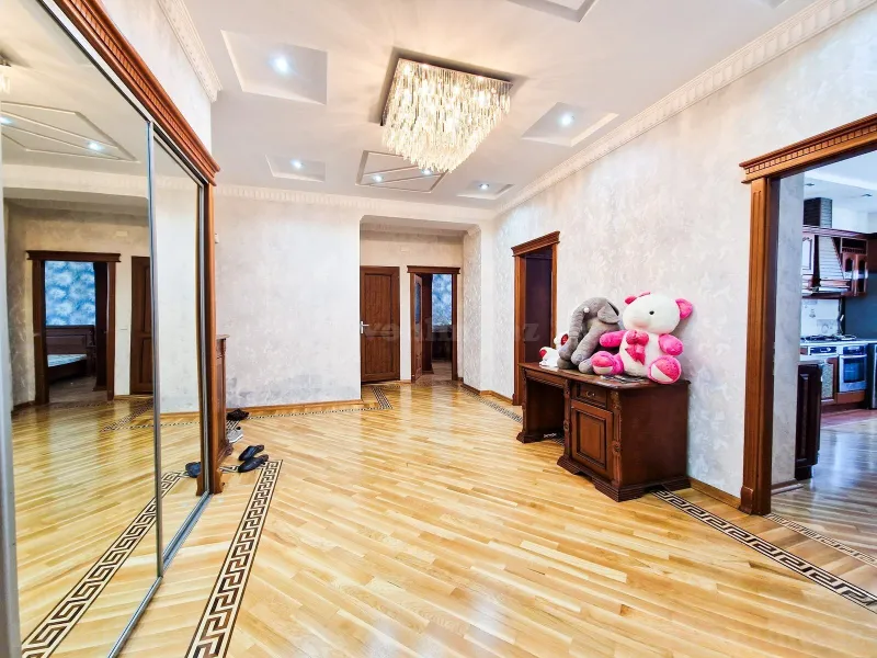 Kirayə verilir 3 otaqlı Mənzil Yeni tikili 120 m² Neftçilər m. - şəkil 12
