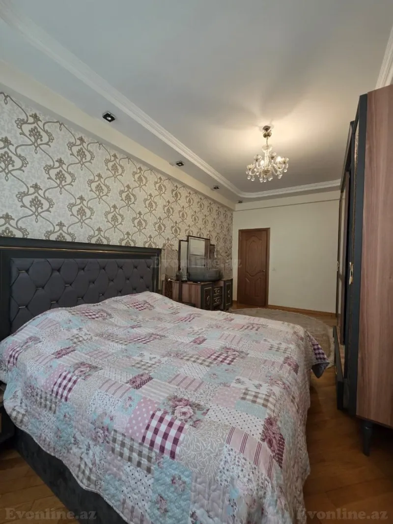 Satılır 4 otaqlı Mənzil Yeni tikili 130 m² İnşaatçılar m. - şəkil 4