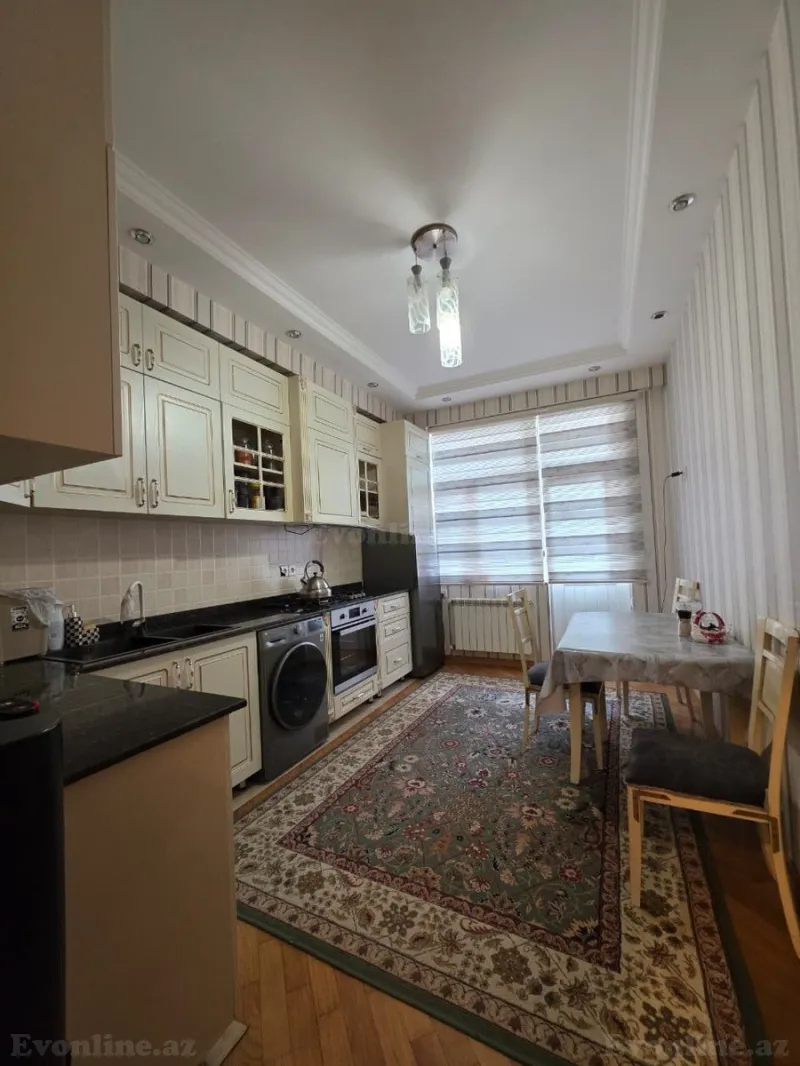 Satılır 4 otaqlı Mənzil Yeni tikili 130 m² İnşaatçılar m. - şəkil 6