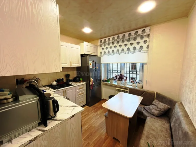 Satılır 2 otaqlı Mənzil Köhnə tikili 65 m² Yasamal r. - şəkil 9