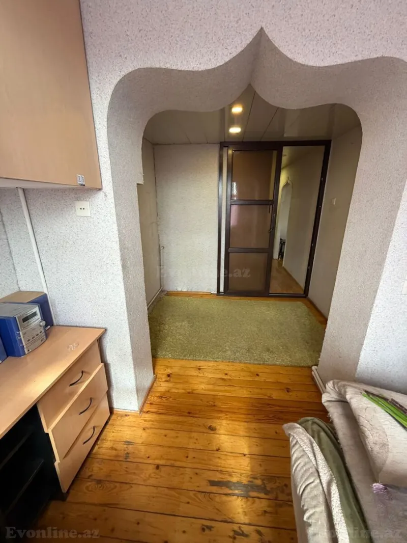 Satılır 2 otaqlı Mənzil Köhnə tikili 55 m² 8-ci mikrorayon - şəkil 3