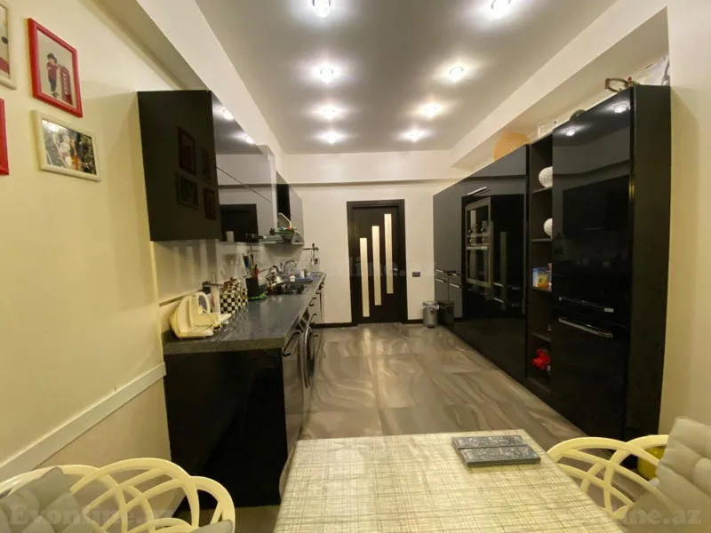 Satılır 3 otaqlı Mənzil Yeni tikili 147 m² Nizami m. - şəkil 3