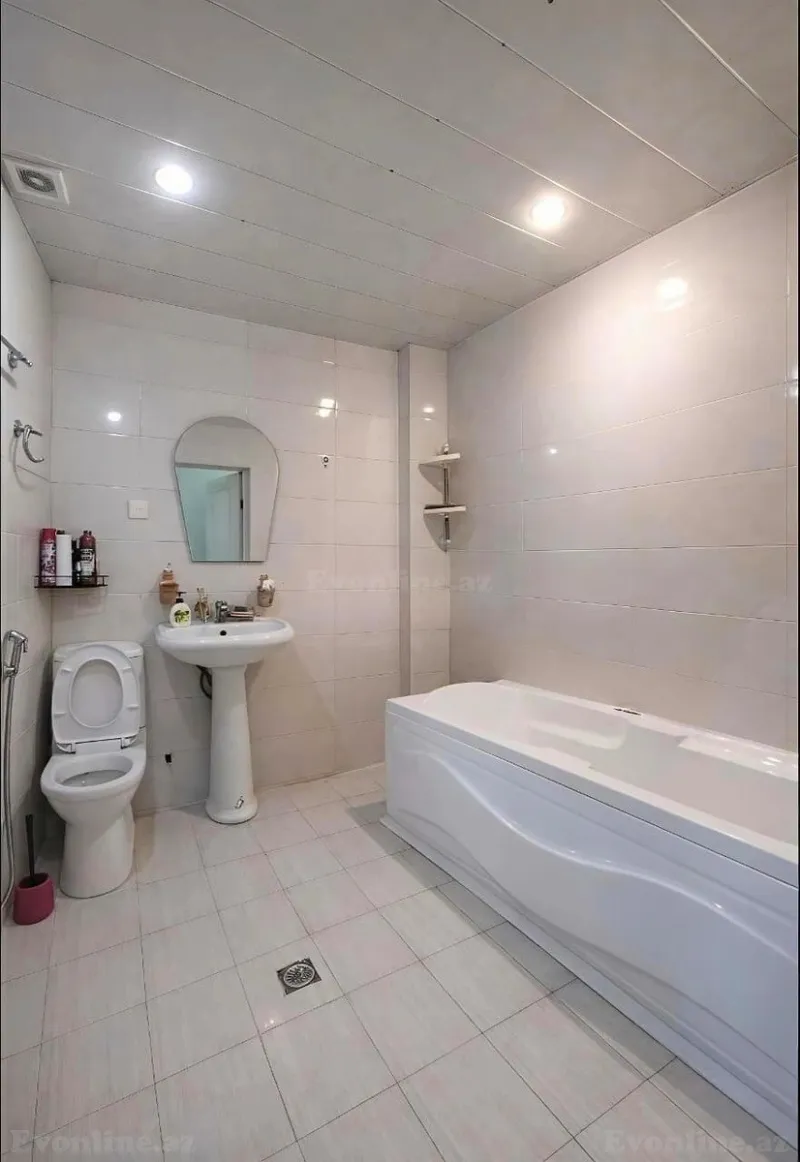 Kirayə verilir 2 otaqlı Mənzil Yeni tikili 145 m² İnşaatçılar m. - şəkil 12