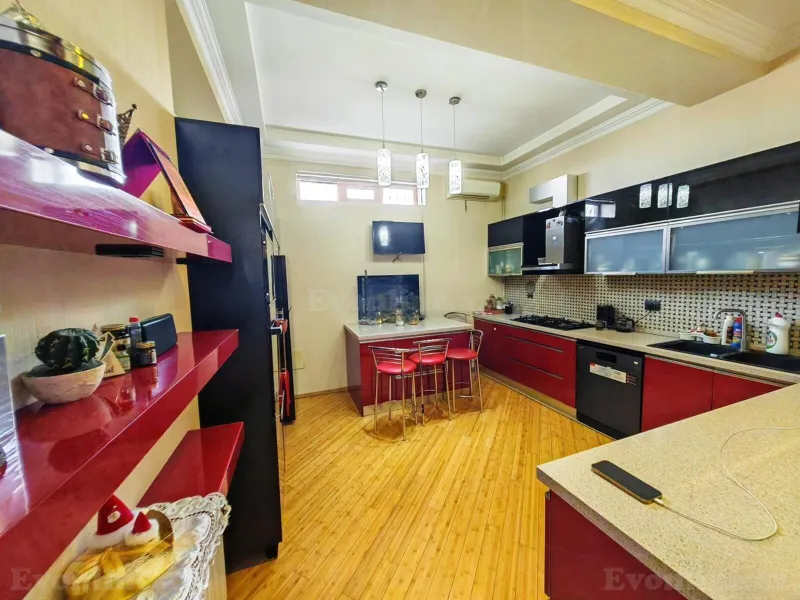 Kirayə verilir 2 otaqlı Mənzil Yeni tikili 150 m² 8 Noyabr m. - şəkil 9