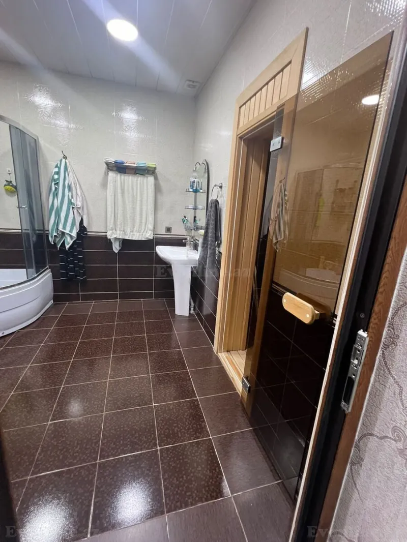 Satılır 7 otaqlı Həyət evi 298 m² Azadlıq prospekti m. - şəkil 16