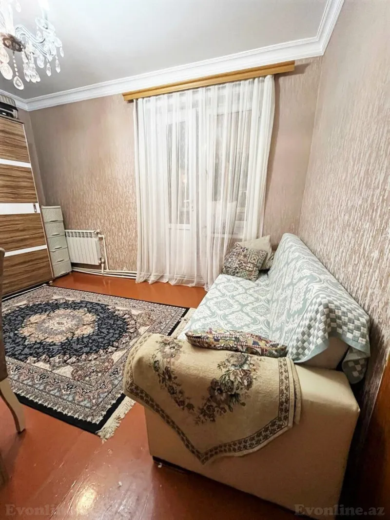 Satılır 2 otaqlı Mənzil Köhnə tikili 70 m² İnşaatçılar m. - şəkil 3