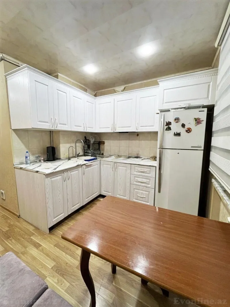 Satılır 2 otaqlı Mənzil Köhnə tikili 70 m² İnşaatçılar m. - şəkil 7