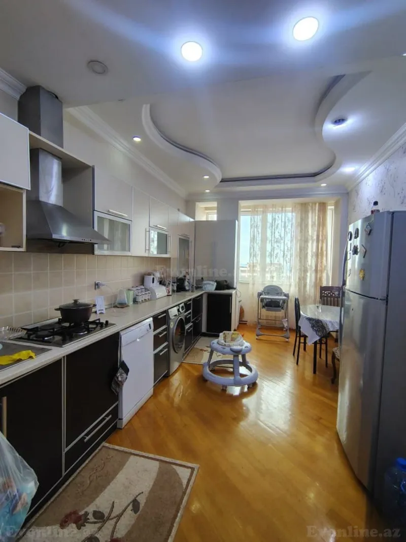 Satılır 4 otaqlı Mənzil Yeni tikili 155 m² 28 May m. - şəkil 3