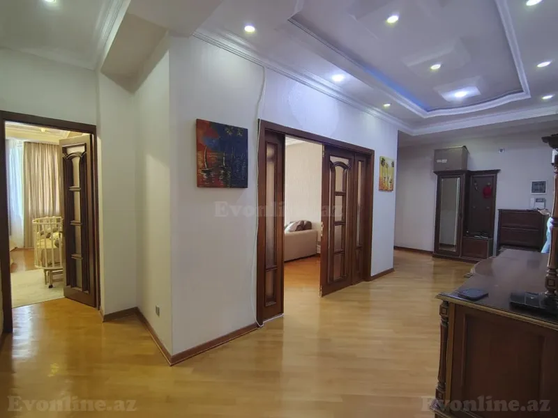 Satılır 4 otaqlı Mənzil Yeni tikili 155 m² 28 May m. - şəkil 4