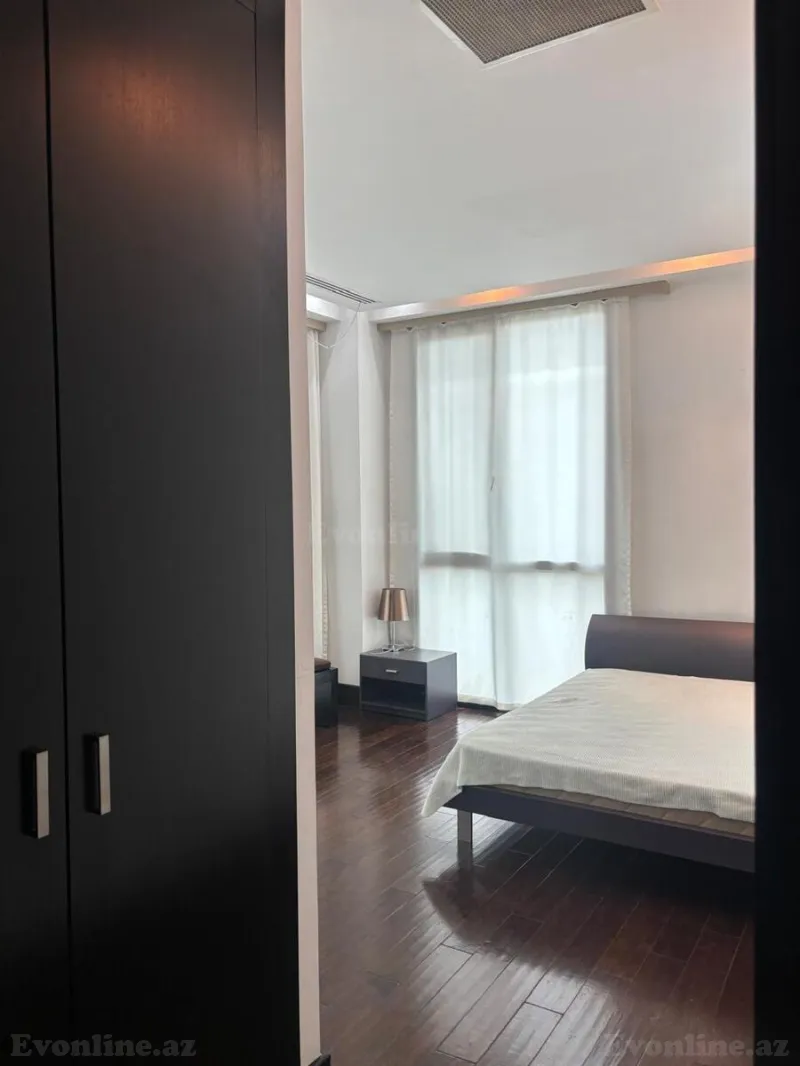Kirayə verilir 4 otaqlı Mənzil Yeni tikili 195 m² Yasamal r. - şəkil 6