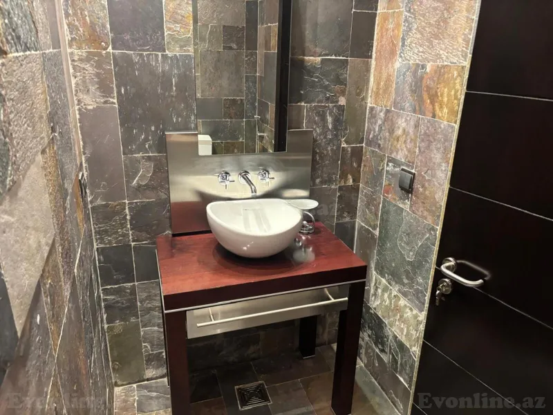 Kirayə verilir 4 otaqlı Mənzil Yeni tikili 195 m² Yasamal r. - şəkil 18