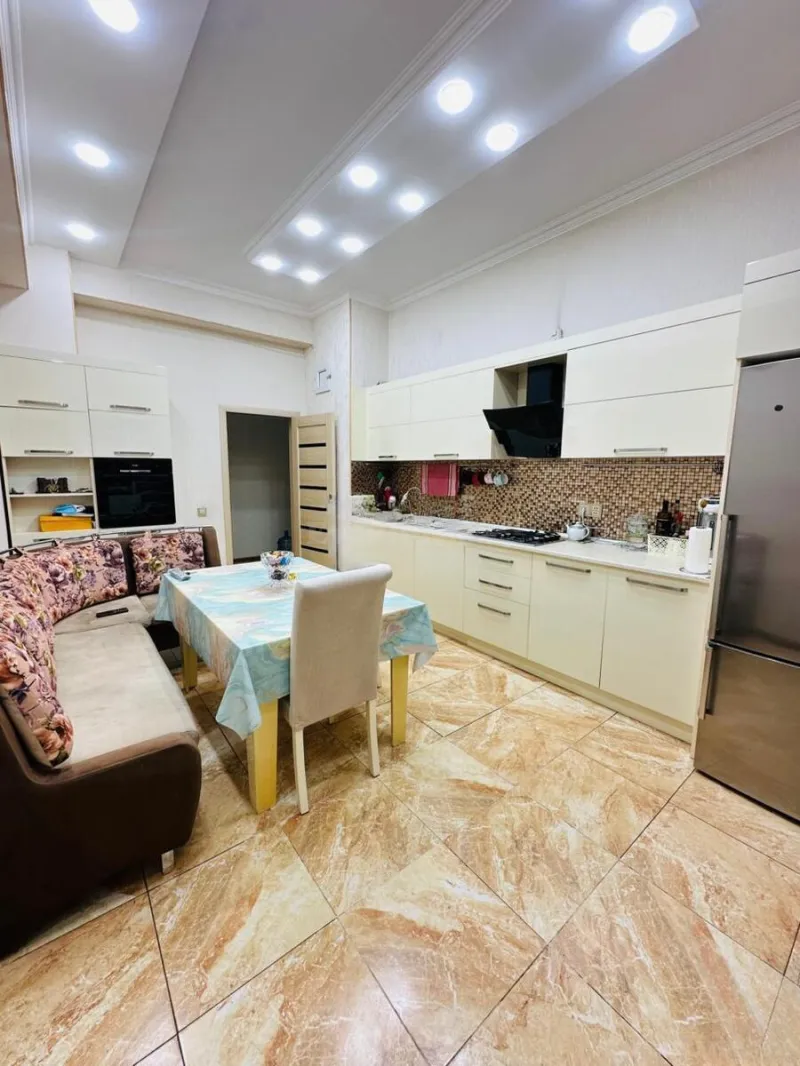Satılır 3 otaqlı Mənzil Yeni tikili 165 m² Gənclik m. - şəkil 6