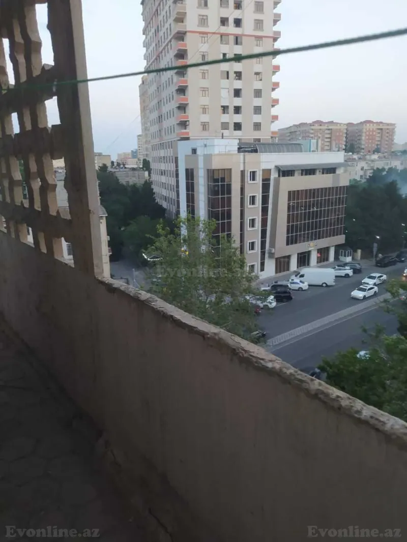 Kirayə verilir 2 otaqlı Mənzil Köhnə tikili 5 m² Memar Əcəmi m.