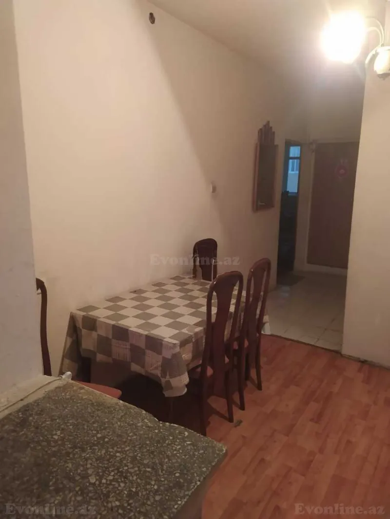 Kirayə verilir 2 otaqlı Mənzil Köhnə tikili 5 m² Memar Əcəmi m. - şəkil 3
